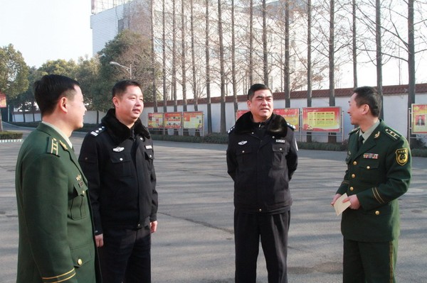 慰问消防.jpg