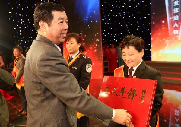 法制人物颁奖典礼 摄影 万善朝 (3).JPG