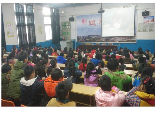 学校家庭齐联动 安全教育两手抓.png