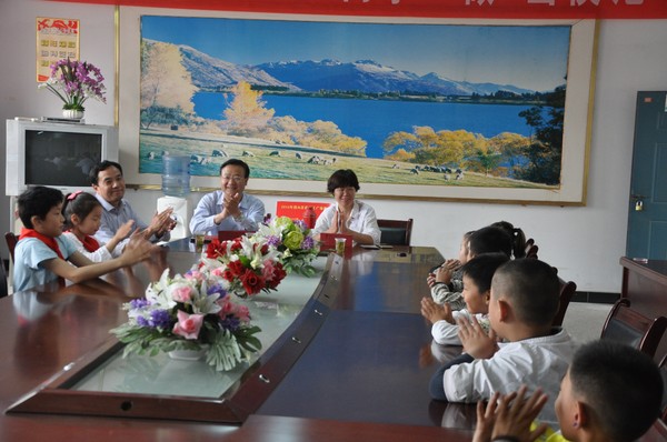 烈山区民政局积极开展&ldquo;一帮一&rdquo;慈善结对助学活动迎&ldquo;六一&rdquo;2.jpg