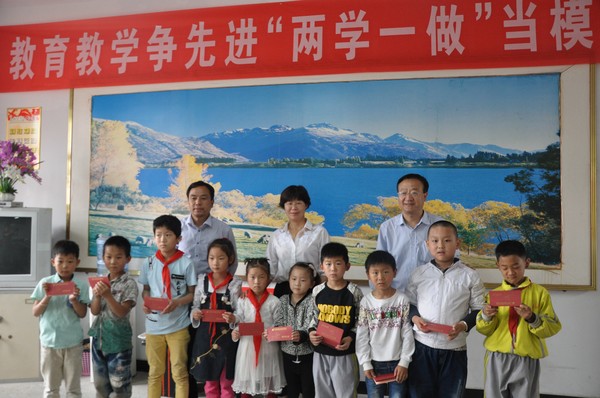 烈山区民政局积极开展&ldquo;一帮一&rdquo;慈善结对助学活动迎&ldquo;六一&rdquo;1.jpg