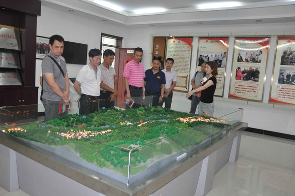 珠海市斗门区民政系统来烈考察农村社区建设工作2.jpg