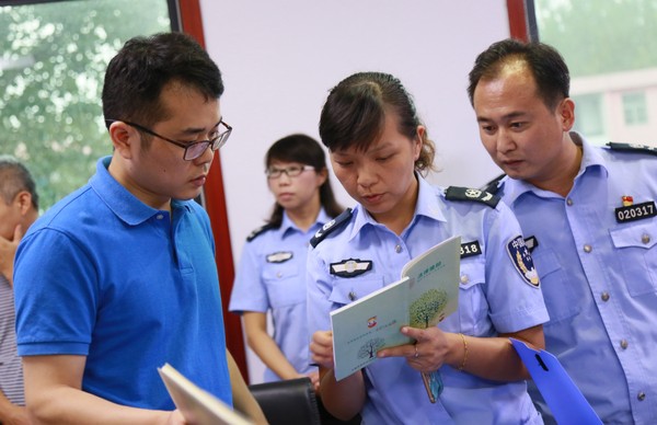 7.29省委“两学一做”学习教育督导组来烈山区司法局调研督导“两学一做”工作2.JPG