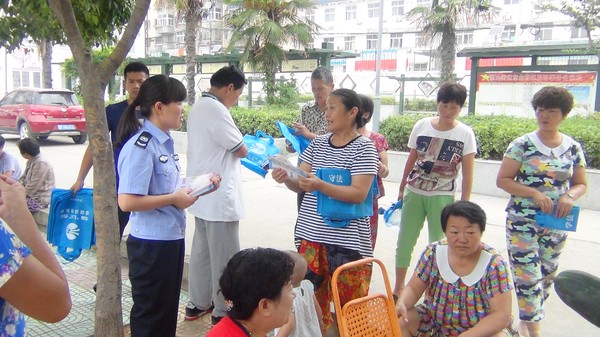 东山司法所开展“江淮普法行”送法入广场活动2.JPG