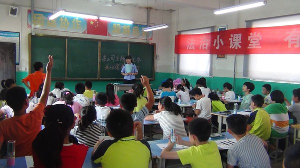 法治小课堂有你更精彩1.JPG