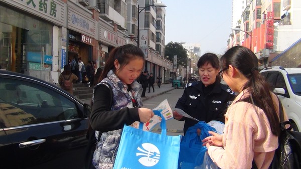 东山司法所开展“行走说法进街区”活动1.JPG