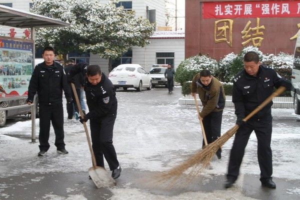 扫雪1.jpg