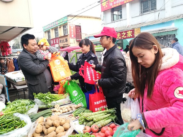 行走说法走进菜市场1.jpg