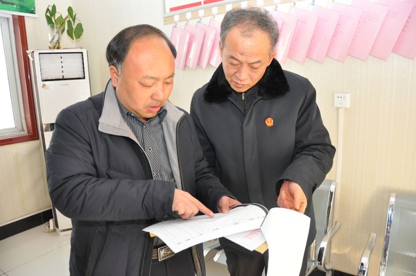 杜集区法院走访人大代表.jpg