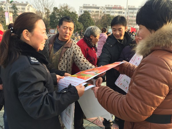 高岳司法所双节期间开展普法宣传.JPG