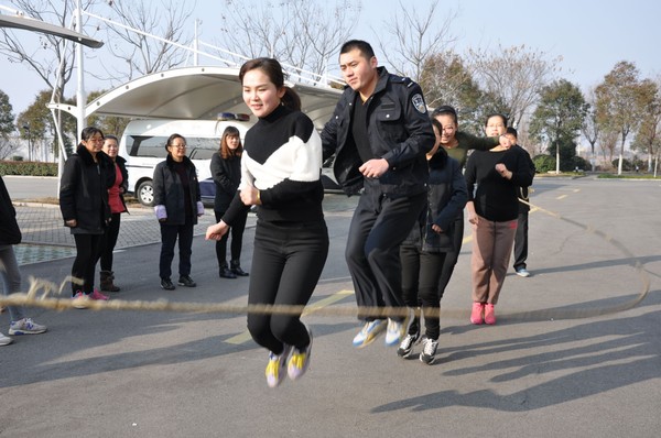 图为跳绳比赛.JPG