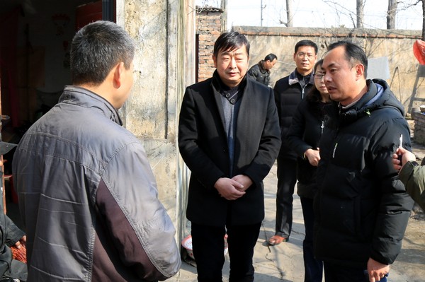 1.25烈山区司法局走访慰问困难社区服刑人员1.JPG