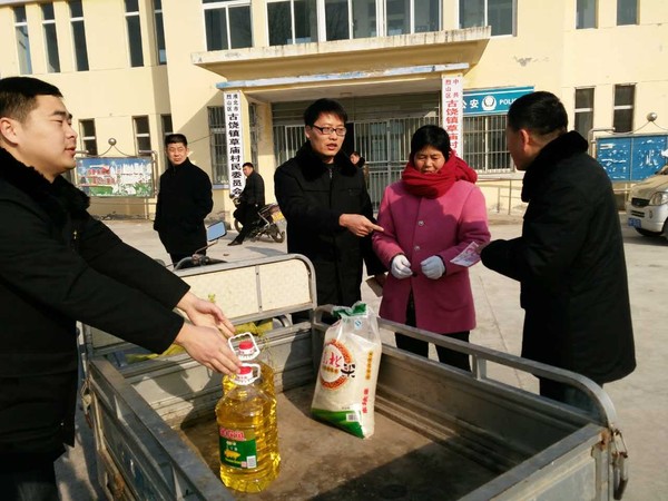 烈山法院让贫困当事人过个暖冬.jpg