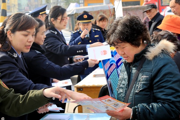 3.15国际消费者权益日 烈山区司法局在行动2.JPG