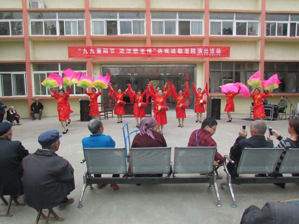 区体育局送戏下乡 (41).JPG