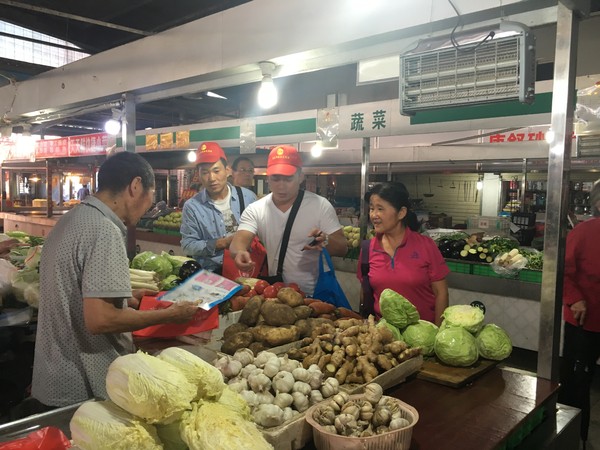 送法进菜场,法治来护航.JPG