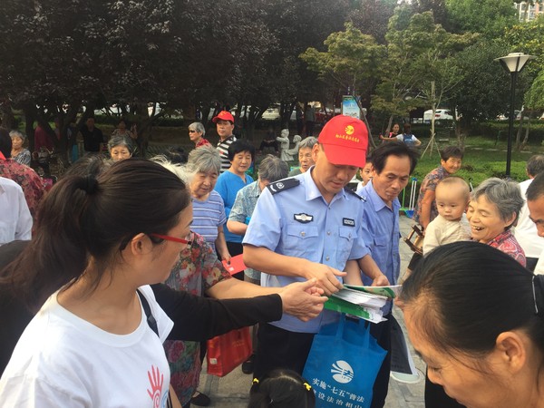 文明创建 与法同行——法润相山大舞台在西街道举行照片2.JPG