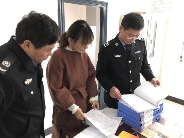 11.30烈山区司法局副局长钱宝到宋疃司法所检查指导社区矫正工作.jpg