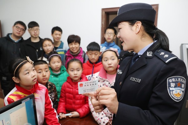 警营开放日 互动学知识  摄影 万善朝 (9) - 副本.JPG