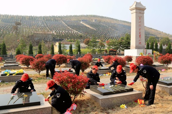 4.3烈山区司法局:缅怀革命先烈 传承红色精神4.JPG