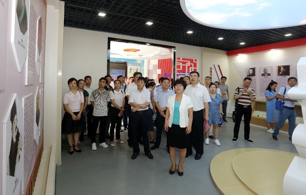 法宣基地揭牌 张锋-摄 (58).JPG
