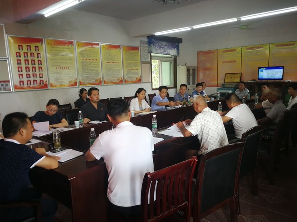 20180815市中院院长余跃武到石台村化解多年土地纠纷案件.jpg