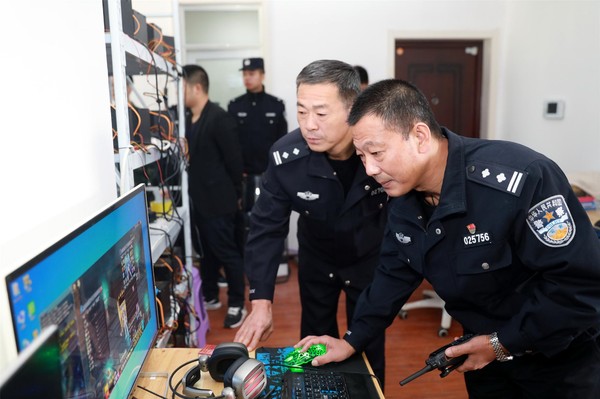 治安乱点大型统一清查行动  摄影 万善朝 (2).JPG