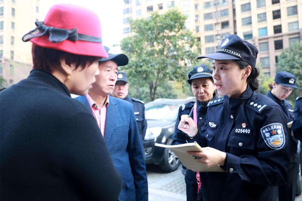 治安乱点大型统一清查行动  摄影 万善朝 (6).JPG