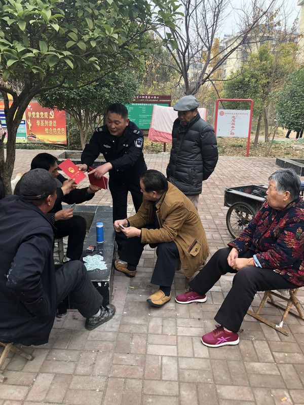 送法到广场.JPG