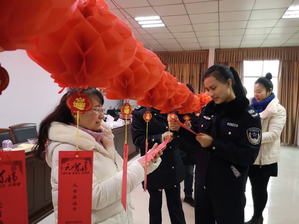 元宵节忙普法法治灯谜乐万家.jpg