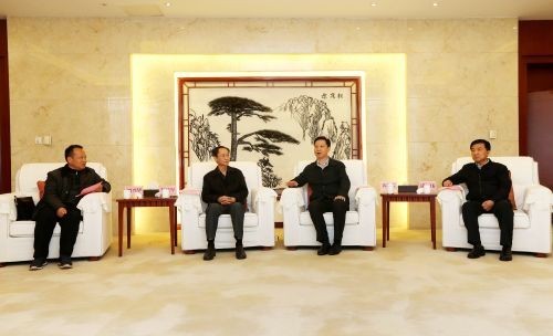 黄晓武会见“政法综治江淮行”集中宣传采访团
